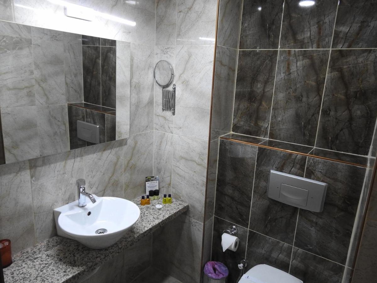 Inn Town Hotel Эскишехир Экстерьер фото